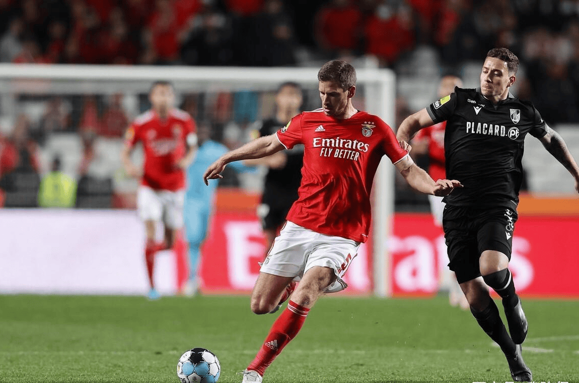 包含转会期斯图加特备战葡超，强势反弹细节曝光，话题不断，赛季目标并未改变的词条