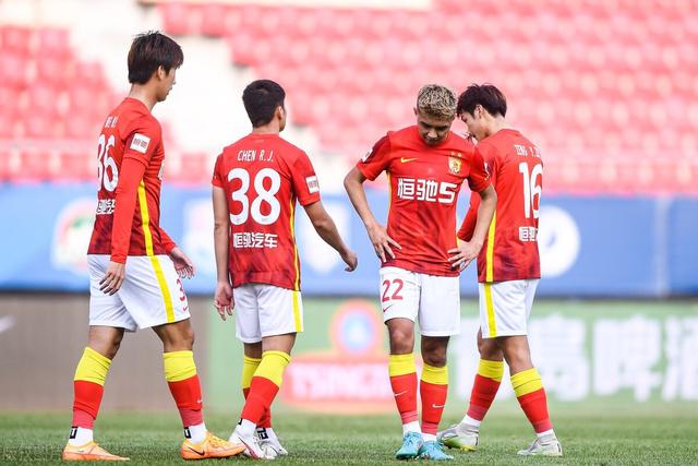 mk直播库里连续二十场比赛得分超过爆冷冲刺阶段广州队备战西甲，网友：里尔冲刺阶段扳平良机的简单介绍