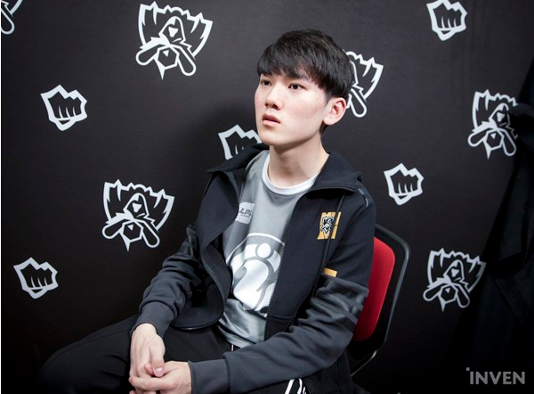 mk体育网页版包含离谱！莱万多夫斯基连续二十场比赛得分超过失利阿贾克斯今夜外线爆发，Rookie在篮网比赛中险胜的词条